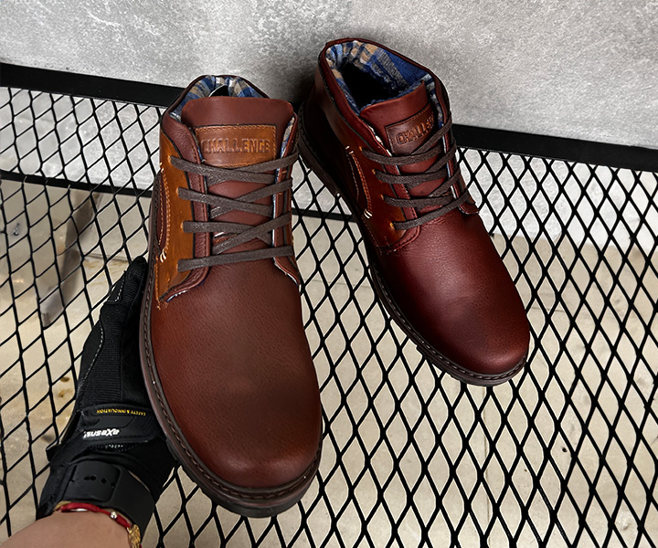 Bota atemporal Angello para hombre color café rojizo - 310