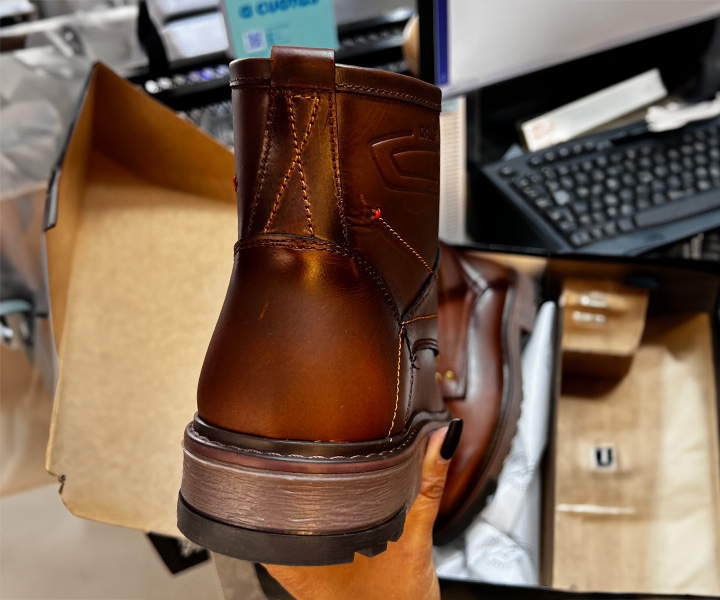 Bota atemporal Charlie para hombre color coñac - 334