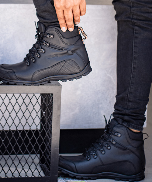 Bota outdoor Cronos para hombre color negro ref. 371