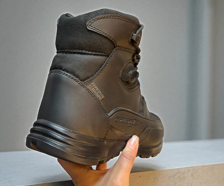 Bota outdoor Leonov Pro para hombre color negro ref. CH350 - 111