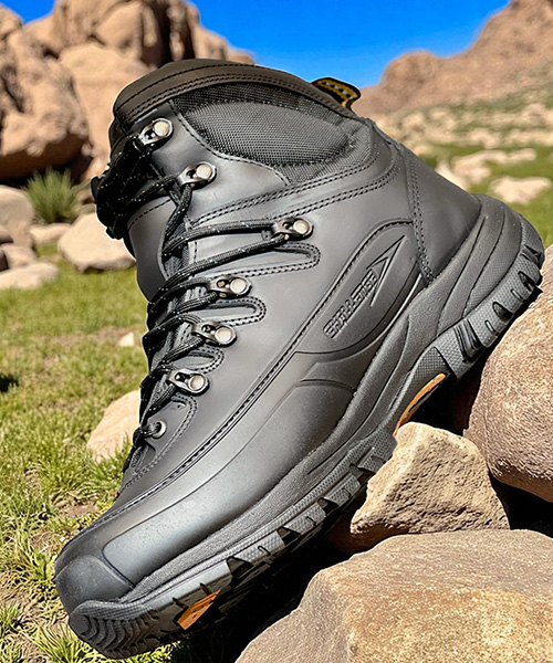 Bota outdoor Spartans para hombre color negro ref. CH399