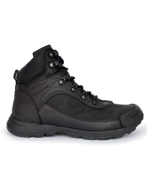 Bota outdoor Apolo para mujer color negro